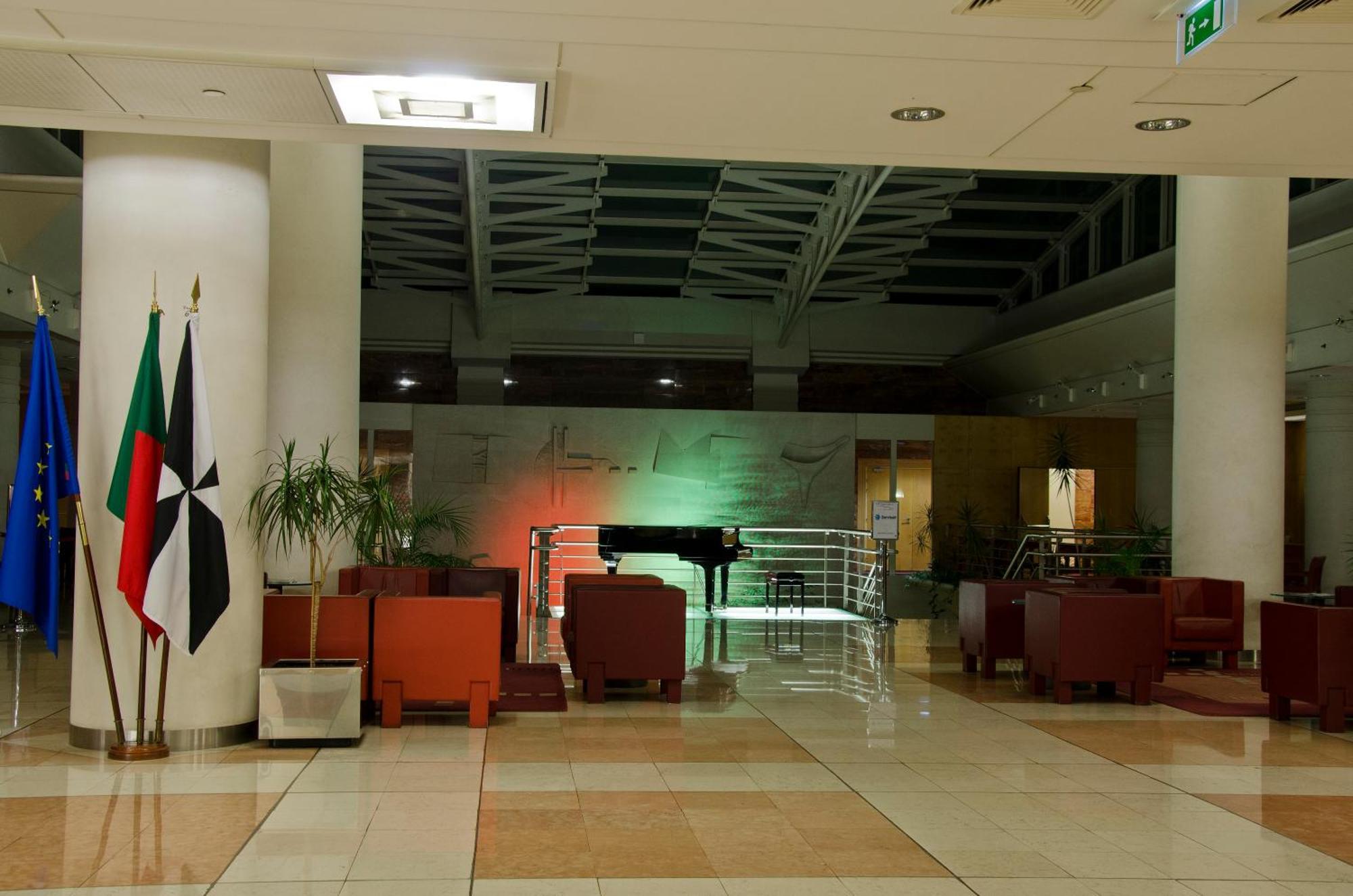 Vip Executive Entrecampos Hotel & Conference Лиссабон Экстерьер фото