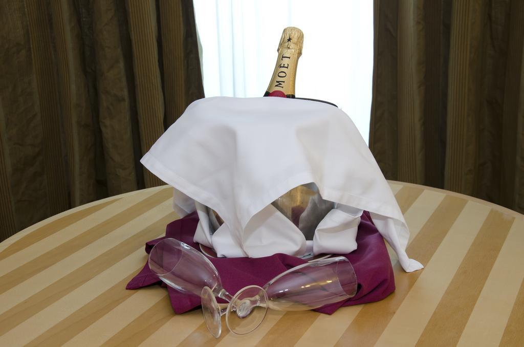 Vip Executive Entrecampos Hotel & Conference Лиссабон Экстерьер фото